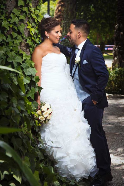 Novios coqueteando