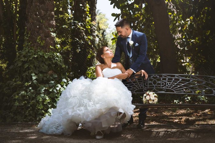 Novios miradas de amor